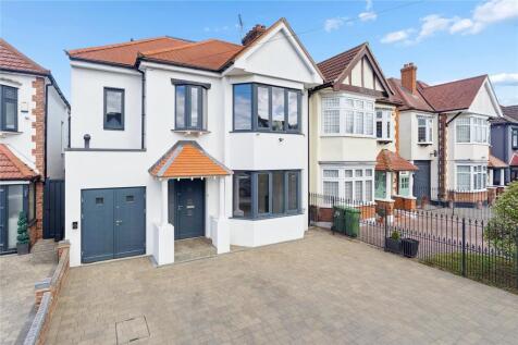 Emerson Drive, Hornchurch, RM11
