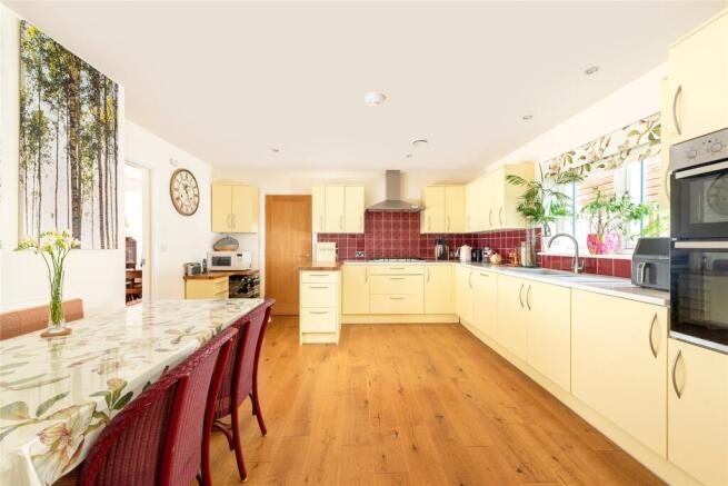 Kitchen/Breakfast Rm