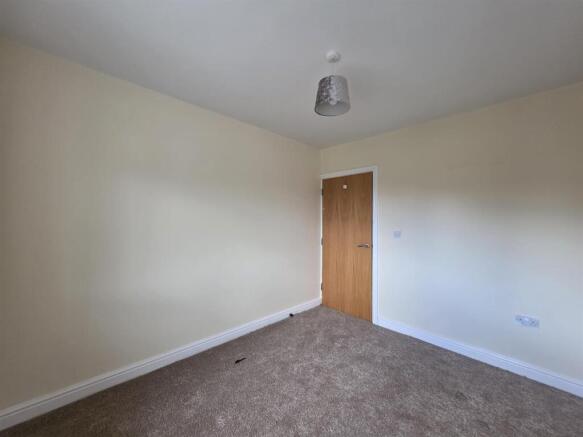 2 bed Flat to rent Image 4