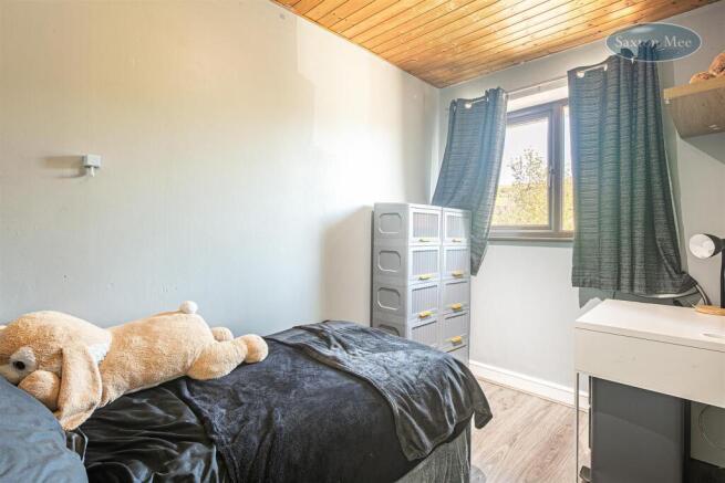 4 bed Semi-Detached for sale Image 11