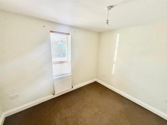 2 bed Flat for sale Image 8