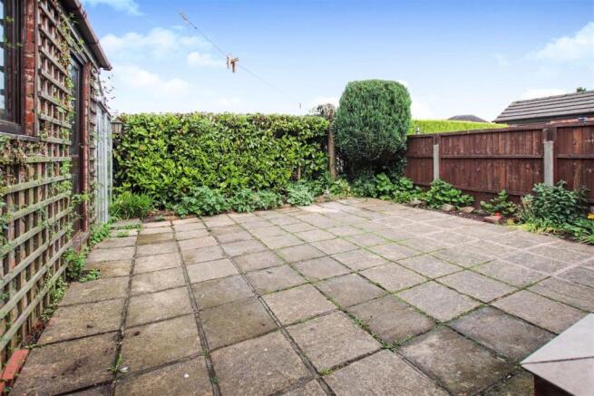 ENCLOSED REAR GARDEN
