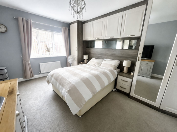 4 bed Detached for sale Image 11