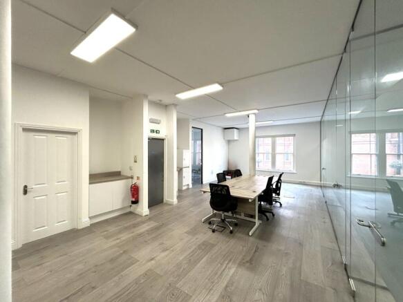 Interior 5.jpg