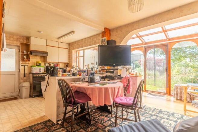 3 bed Semi-Detached for sale Image 12