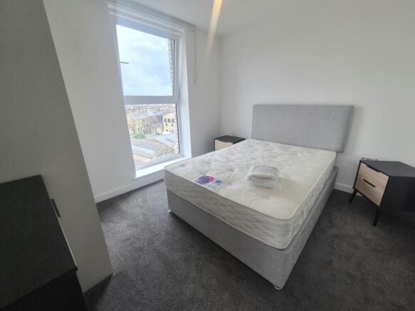 2 bed Apartment to rent Image 5
