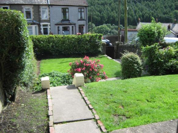 Front garden (2)