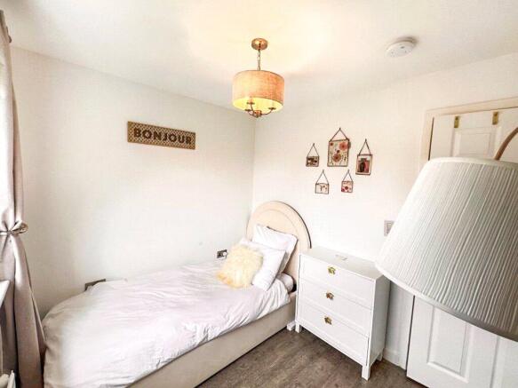 3 bed House for sale Image 8