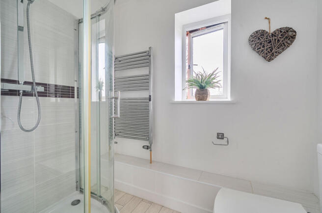 En Suite Shower Rm