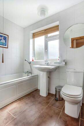 FAMILY BATHROOM