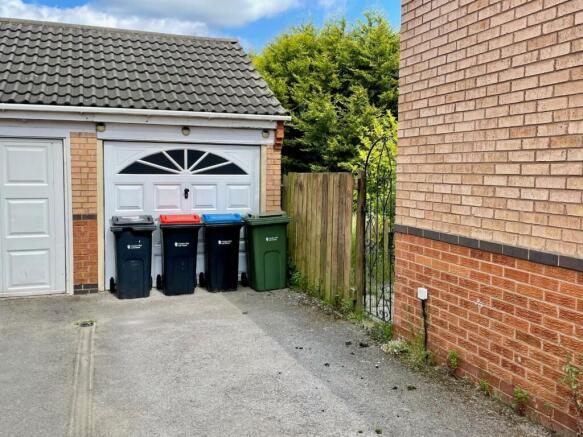 SINGLE GARAGE