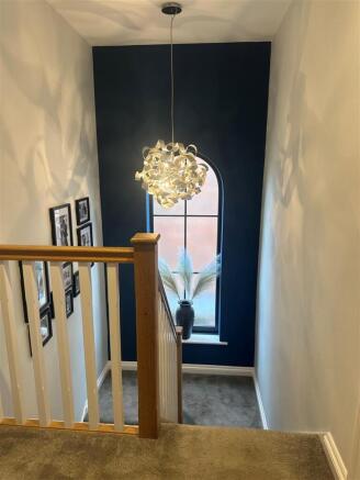 4 bed Detached for sale Image 11