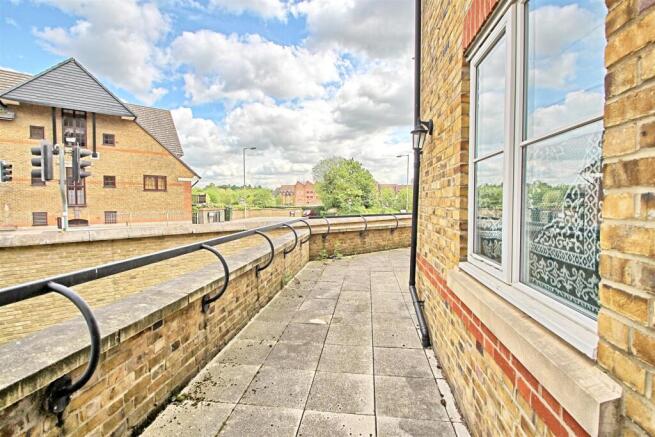 Stewart Place - Ware photo 4