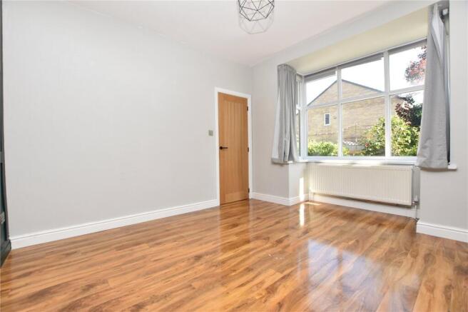 3 bed Semi-Detached for sale Image 6