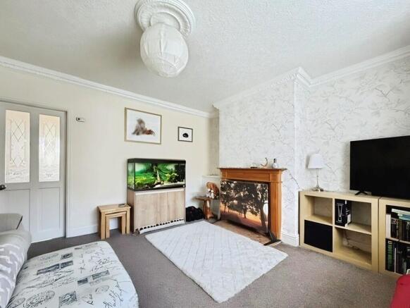3 bed Semi-Detached to rent Image 4