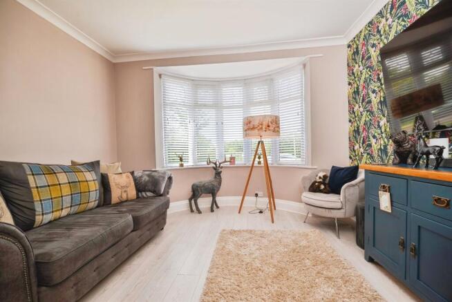4 bed Semi-Detached for sale Image 8
