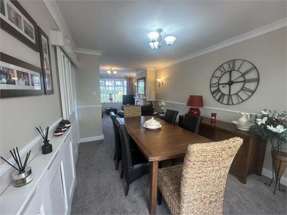 3 bed Semi-Detached for sale Image 6