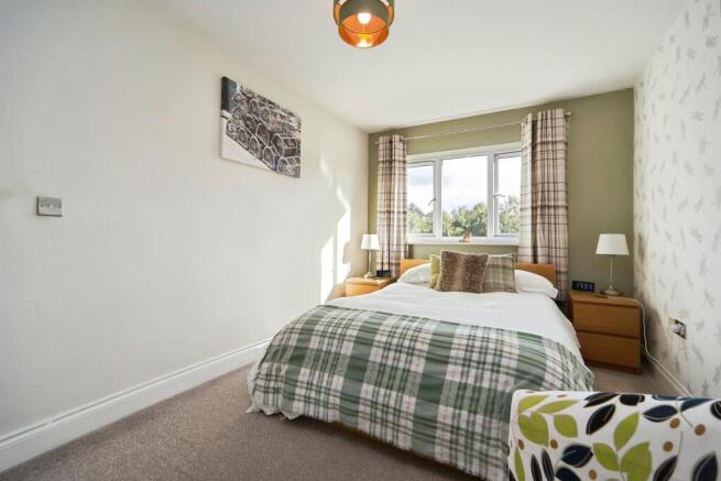 2 bed Apartment for sale Image 12