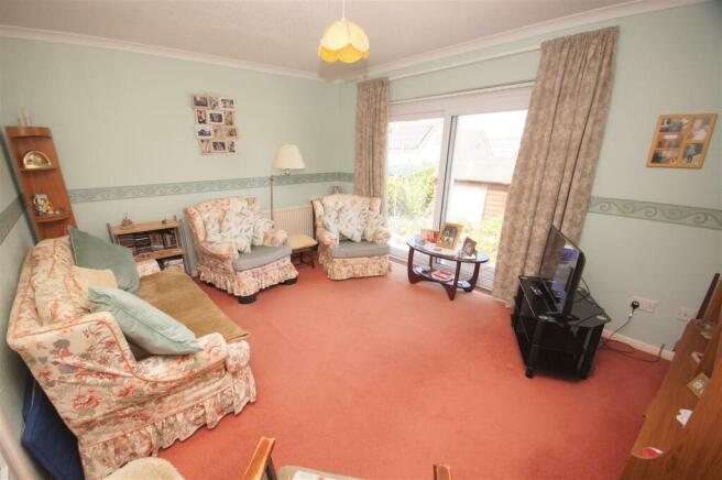 USE Living Room.JPG
