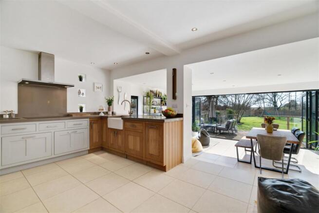 22 Wootton Hill Road Interior-7 Kitchen.jpg