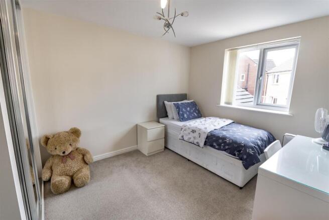 4 bed Detached for sale Image 8