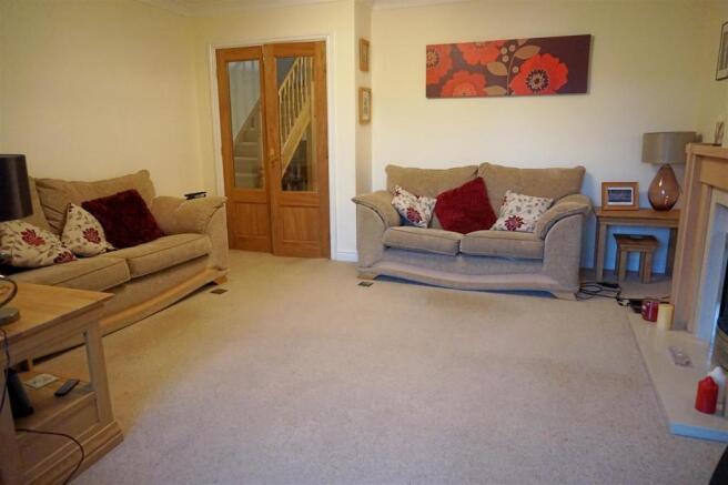 BAY FRONTED LOUNGE