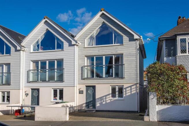 Seafield Road, Seaview, PO34 5HD photo 2