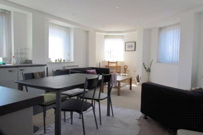 68893_81975_L_IMG_02