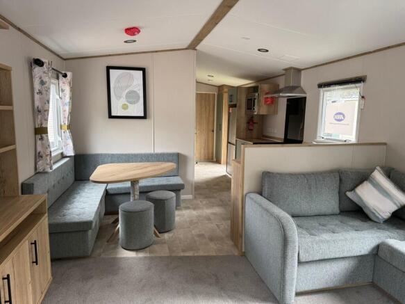Living Room / Din...