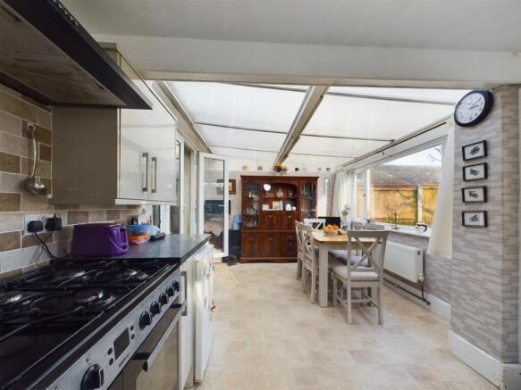 Kitchen/Dining room
