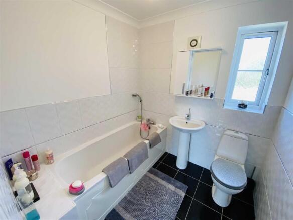 EN SUITE
