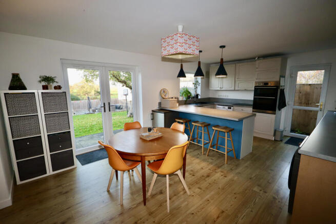 Kitchen / dining area
