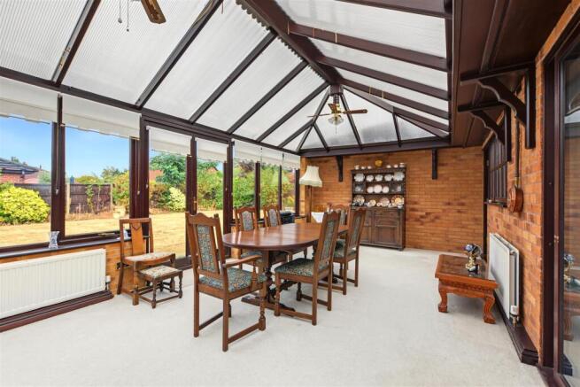 Dining Room_1.jpeg