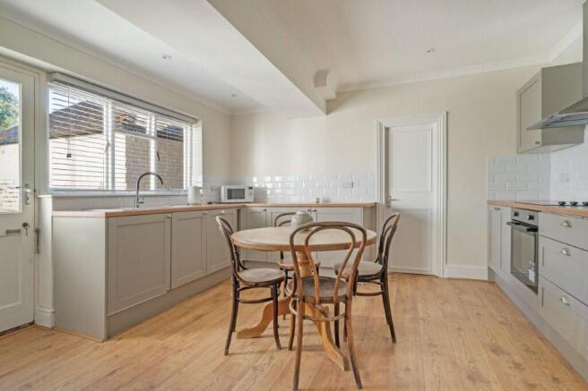 Kitchen/breakfast rm