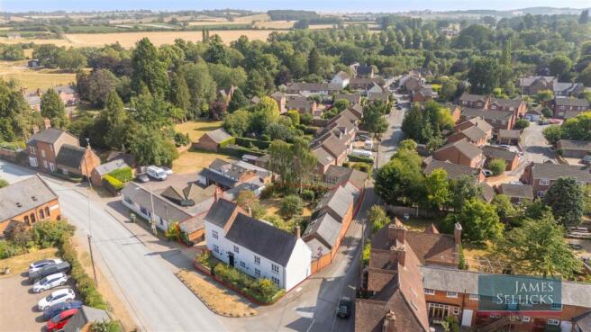 The White House, Lubenham