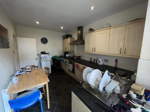 2 bed Flat for sale Image 7