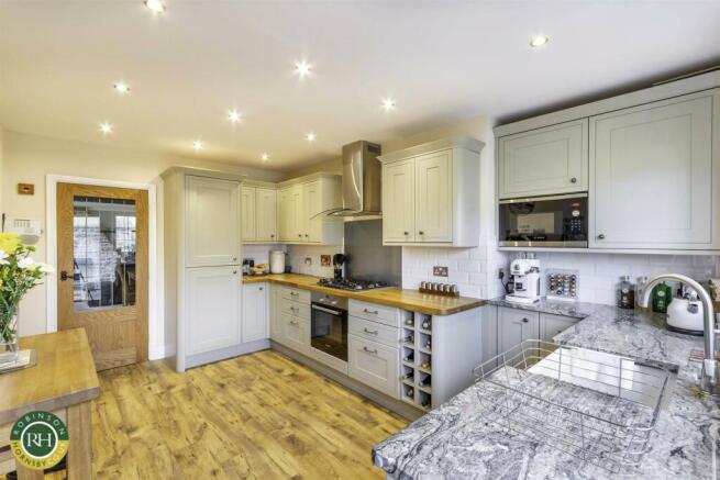 kitchen/breakfast room