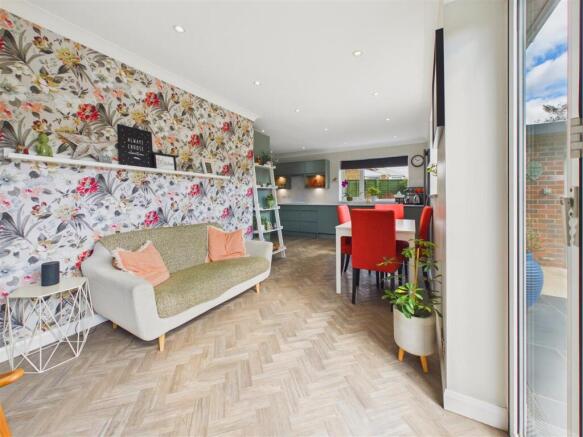 Living/Dining Area
