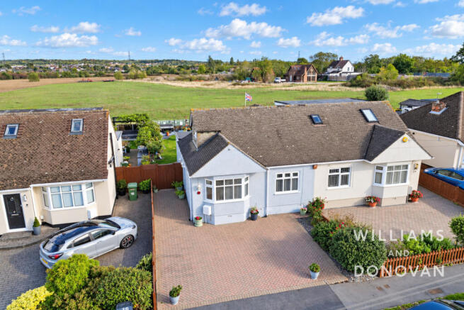 4-bed house on Ilfracombe Avenue, Bowers Gifford, £400,000