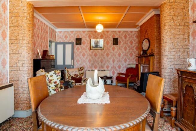 Family/dining room