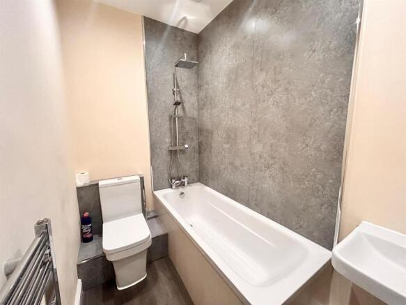 2 bed Terraced for sale Image 8
