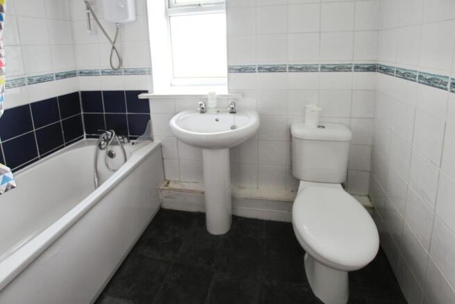 2 bed Terraced to rent Image 8