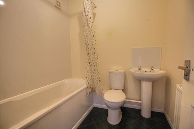 2 bed End of Terrace to rent Image 4