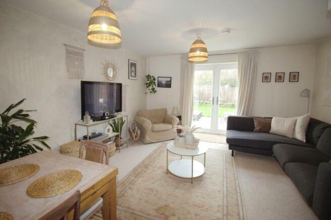 Lounge/Dining Room
