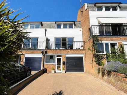 Parklands Drive, Old Springfield / Nr City Centre,Chelmsford