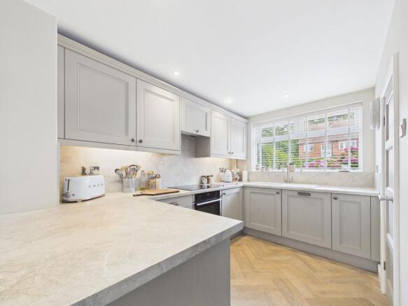 3 bed Semi-Detached for sale Image 11