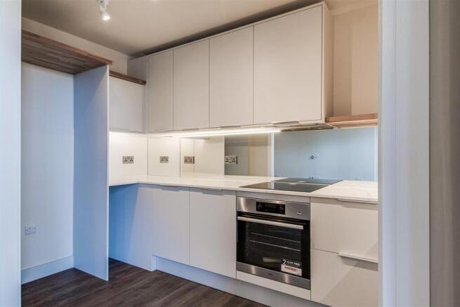 2 bed Flat for sale Image 6