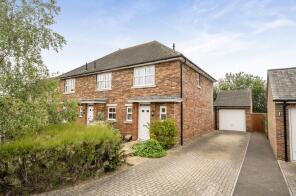 25, Pynham Crescent, Chichester PO18 8FQ