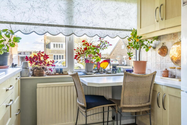3 bed Semi-Detached for sale Image 6
