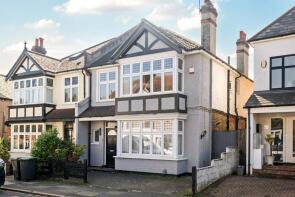 39, Heather Road, London SE12 0UG